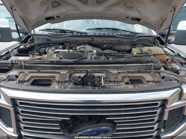 2022 FORD F-350 LARIAT 9