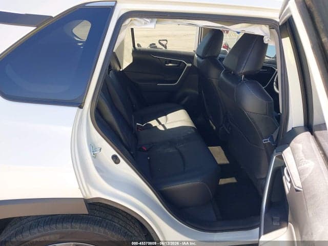 2024 TOYOTA RAV4 XLE PREMIUM 8