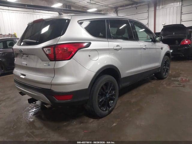 2019 FORD ESCAPE SE 4