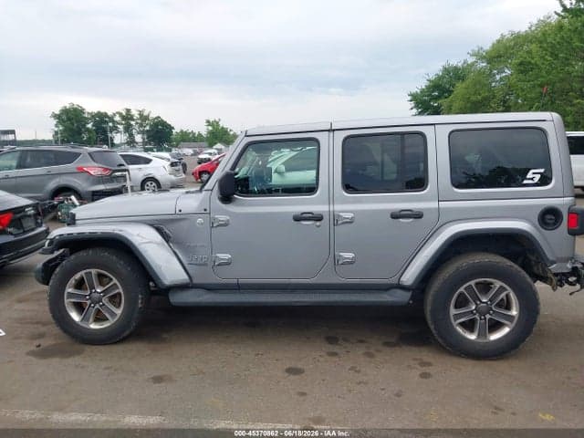 2018 JEEP WRANGLER UNLIMITED SAHARA 4X4 13
