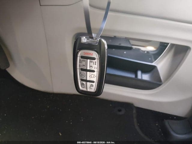 2022 CHRYSLER PACIFICA LIMITED 11