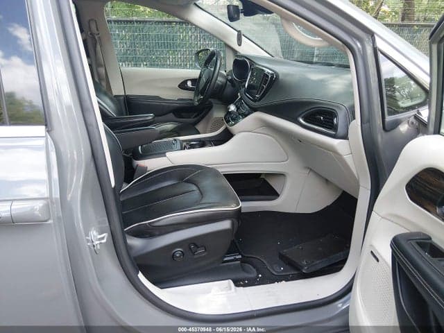 2022 CHRYSLER PACIFICA LIMITED 5