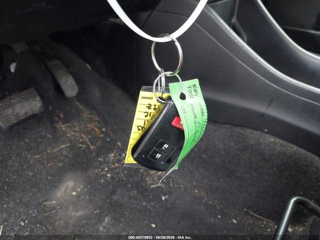 2017 TOYOTA PRIUS V TWO 11