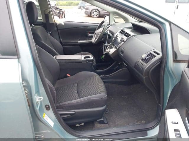 2017 TOYOTA PRIUS V TWO 5