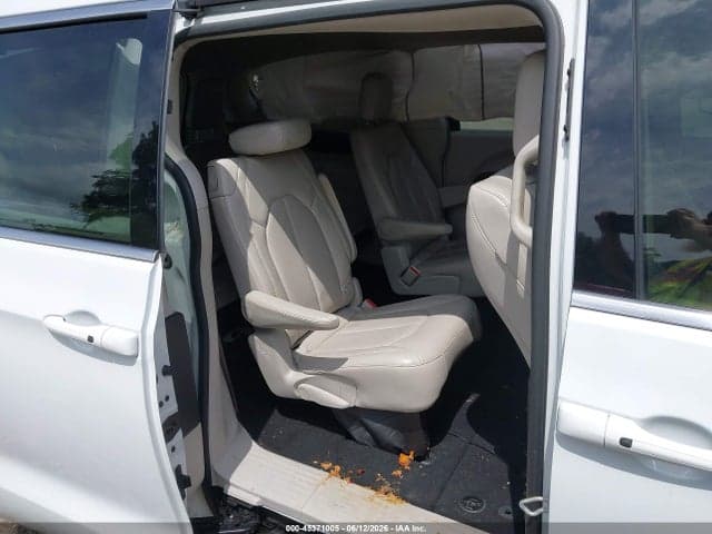 2021 CHRYSLER VOYAGER LXI 8