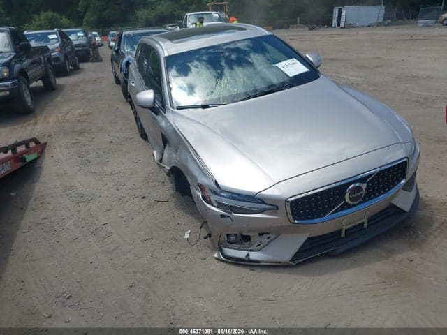 2026 VOLVO V60 CROSS