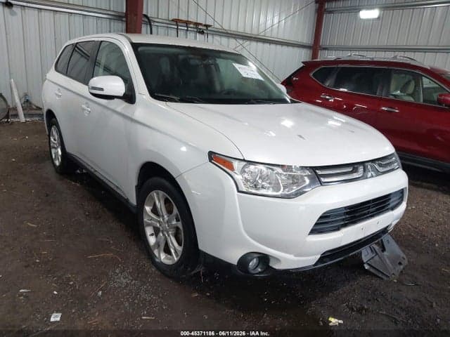 2014 MITSUBISHI OUTLANDER SE 1