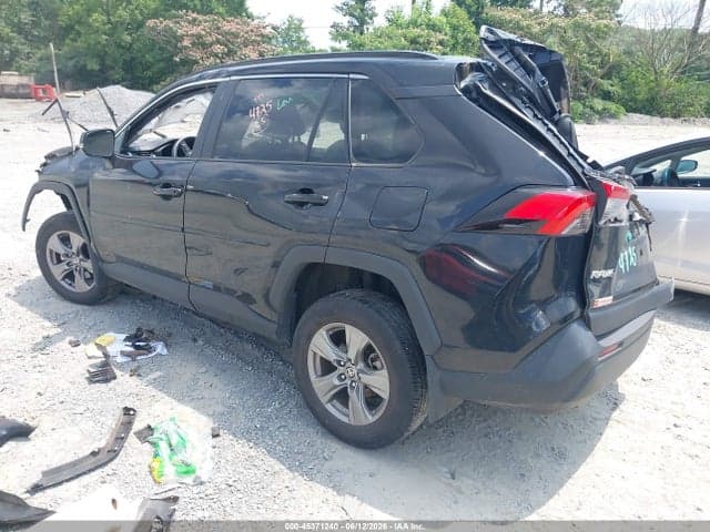 2024 TOYOTA RAV4 XLE 3
