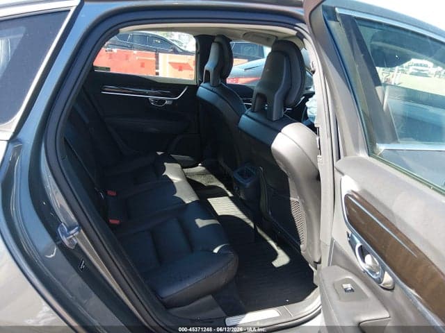 2017 VOLVO S90 T6 8