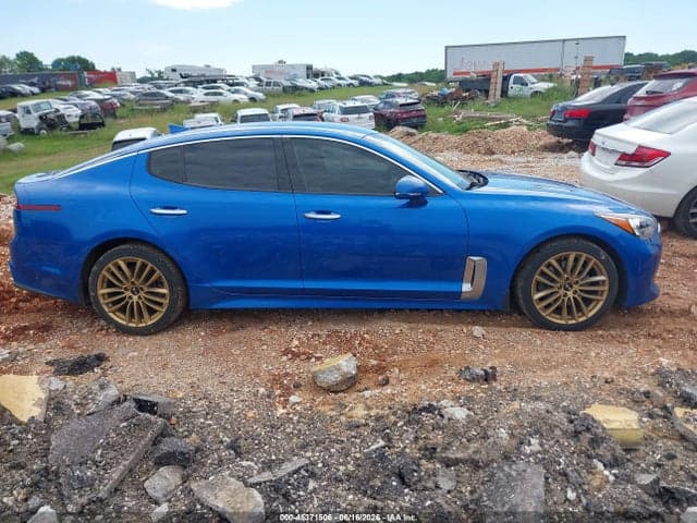 2018 KIA STINGER 13