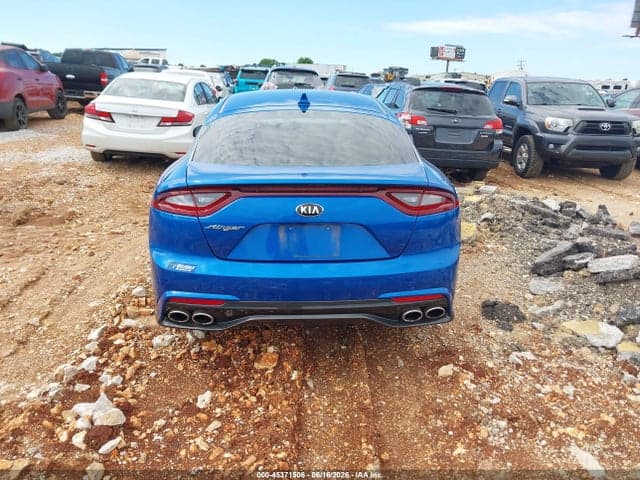2018 KIA STINGER 16