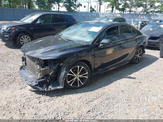 2020 TOYOTA CAMRY SE 2