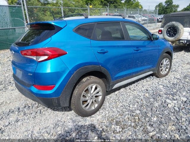 2017 HYUNDAI TUCSON SE 4