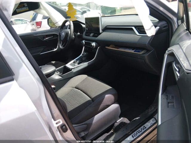 2025 TOYOTA RAV4 HYBRID SE 5