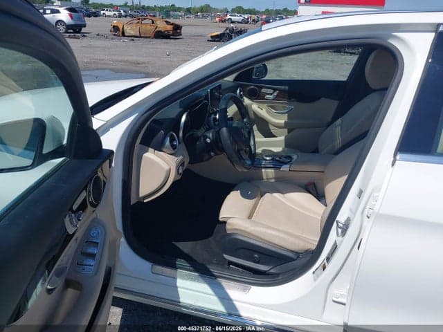 2018 MERCEDES-BENZ C 300 17