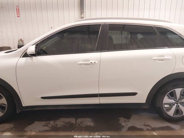 2019 KIA NIRO EX 14