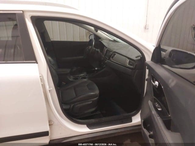 2019 KIA NIRO EX 5