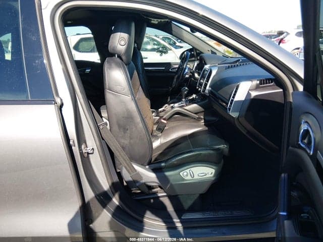 2016 PORSCHE CAYENNE 5
