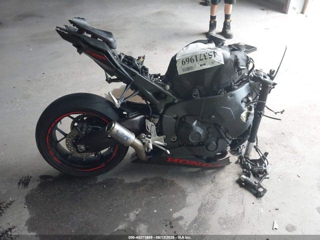 2017 HONDA CBR1000 RA 12