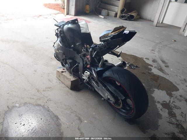 2017 HONDA CBR1000 RA 3