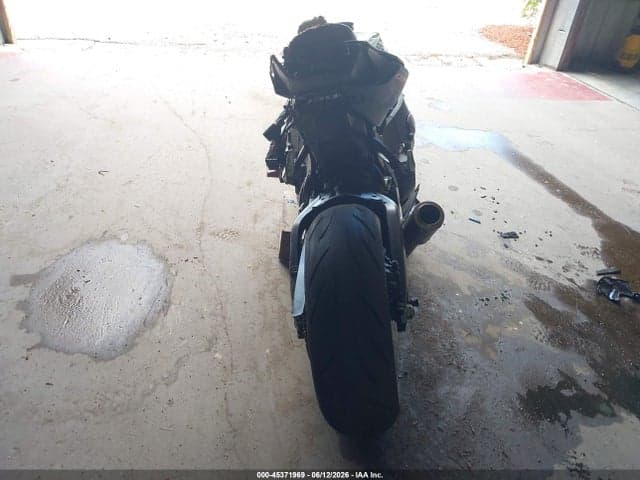 2017 HONDA CBR1000 RA 6
