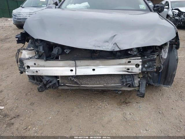 2020 TOYOTA CAMRY SE 6