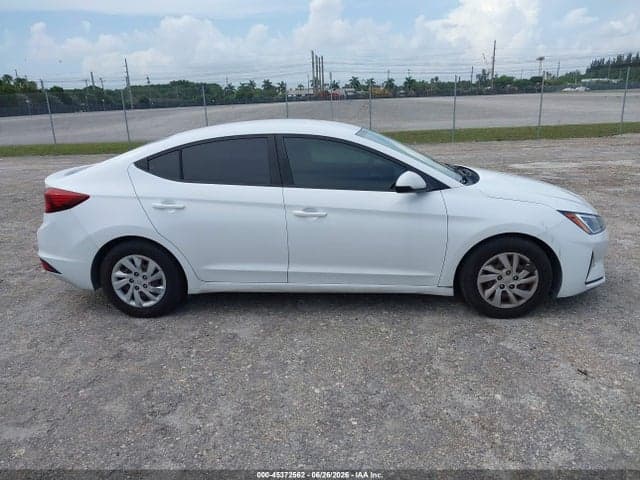 2020 HYUNDAI ELANTRA SE 13