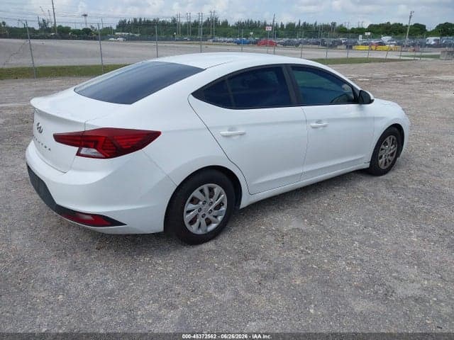 2020 HYUNDAI ELANTRA SE 4