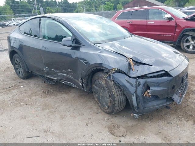 2026 TESLA MODEL Y 1