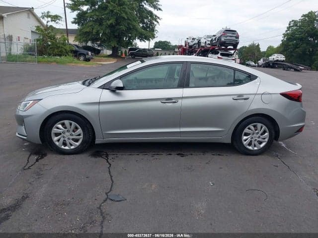 2020 HYUNDAI ELANTRA SE 16