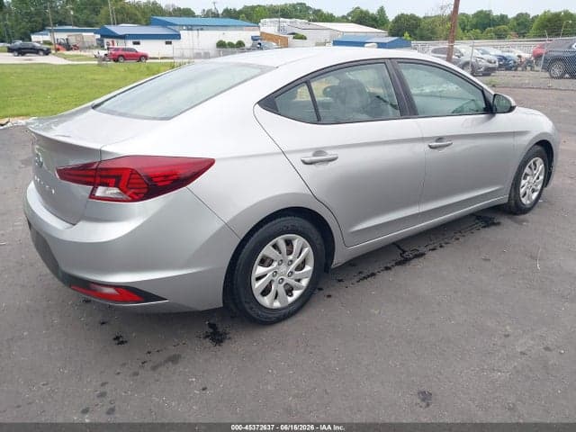 2020 HYUNDAI ELANTRA SE 4
