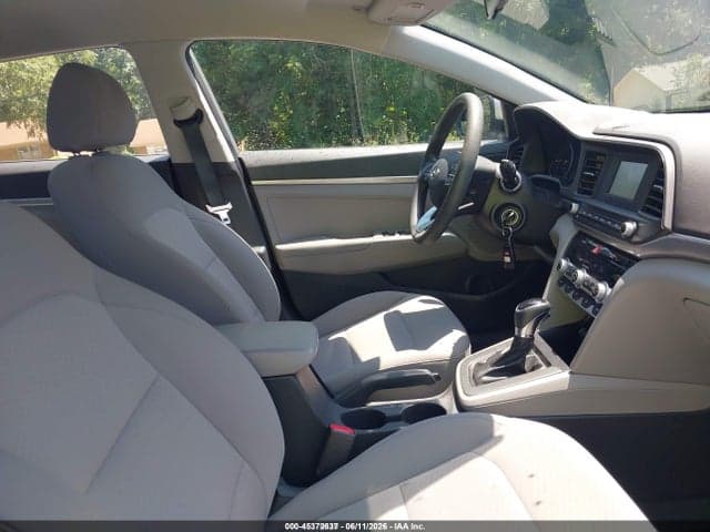 2020 HYUNDAI ELANTRA SE 5