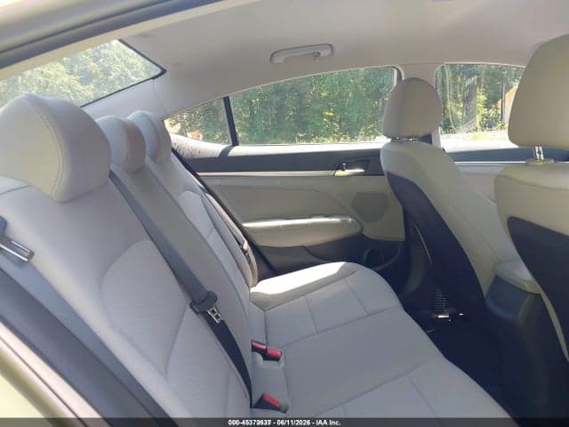 2020 HYUNDAI ELANTRA SE 8