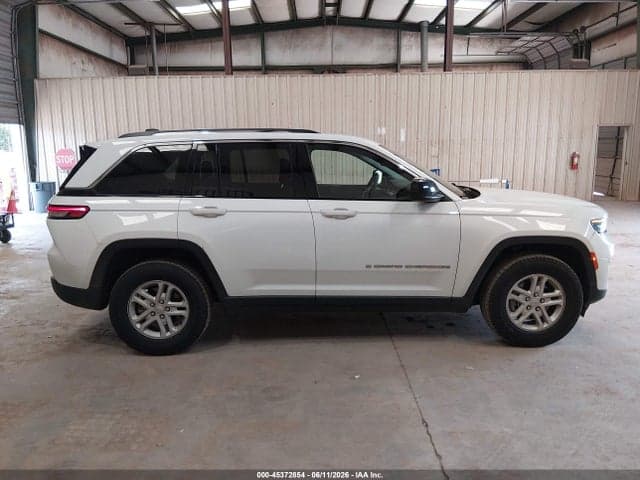 2023 JEEP GRAND CHEROKEE LAREDO 4X4 13
