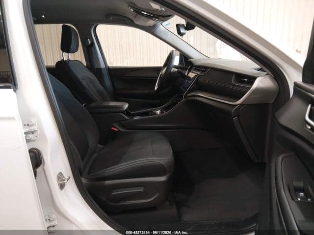 2023 JEEP GRAND CHEROKEE LAREDO 4X4 5