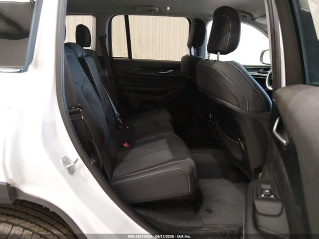 2023 JEEP GRAND CHEROKEE LAREDO 4X4 8