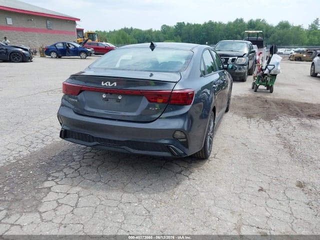 2023 KIA FORTE GT-LINE 4