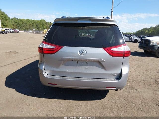 2017 TOYOTA SIENNA LE 8 PASSENGER 17