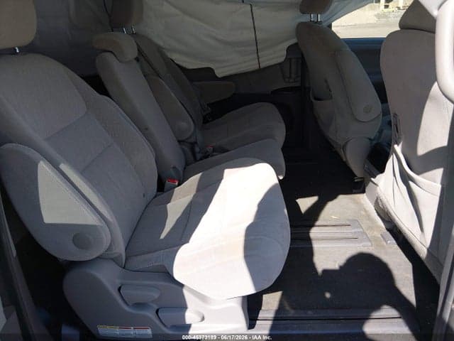 2017 TOYOTA SIENNA LE 8 PASSENGER 8