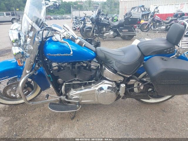 2018 HARLEY-DAVIDSON FLDE DELUXE 13