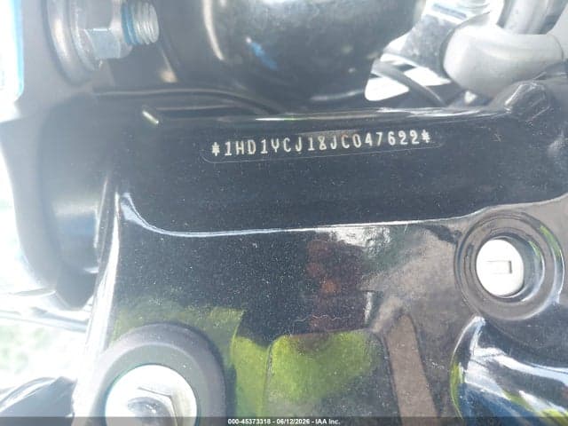 2018 HARLEY-DAVIDSON FLDE DELUXE 10