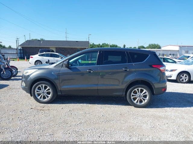 2017 FORD ESCAPE SE 14