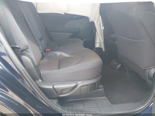 2023 TOYOTA HIGHLANDER LE 8