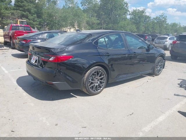 2026 TOYOTA CAMRY SE 4