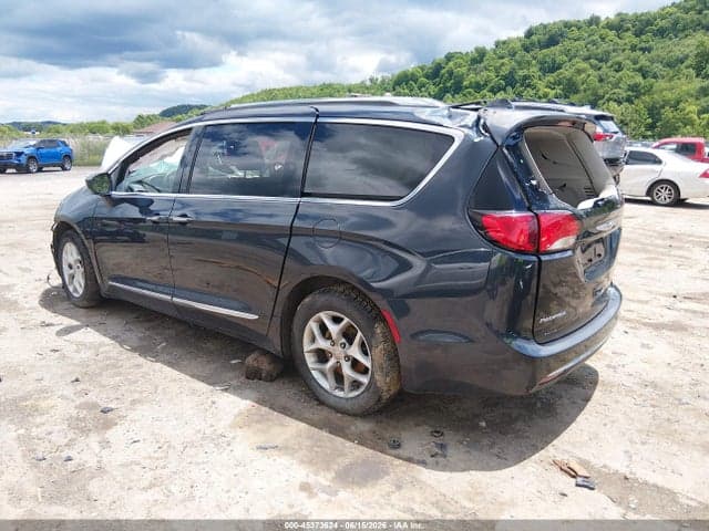 2019 CHRYSLER PACIFICA TOURING L 3