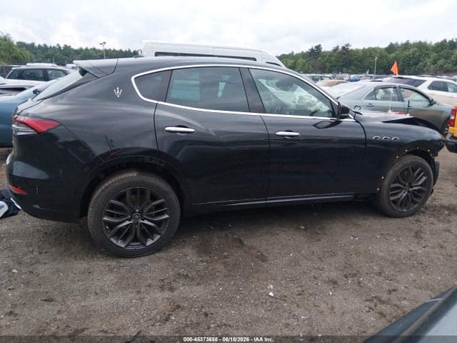 2024 MASERATI LEVANTE GT ULTIMA 14
