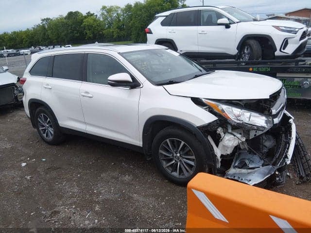 2019 TOYOTA HIGHLANDER XLE 1