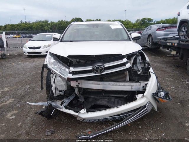 2019 TOYOTA HIGHLANDER XLE 12