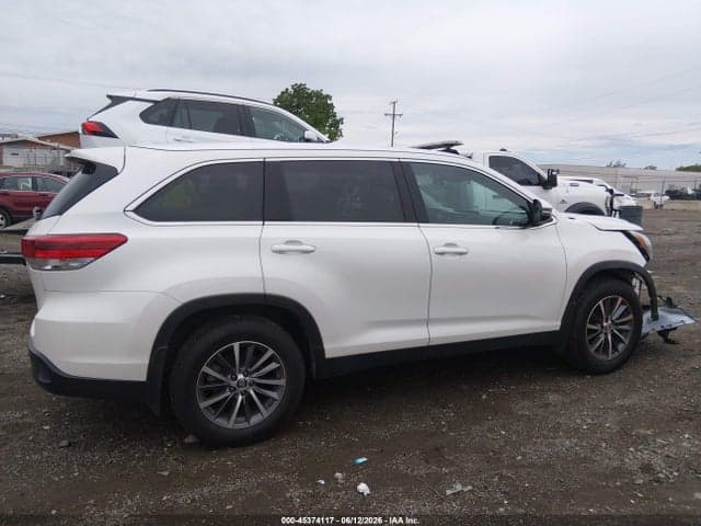 2019 TOYOTA HIGHLANDER XLE 13