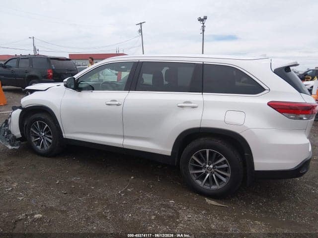 2019 TOYOTA HIGHLANDER XLE 14